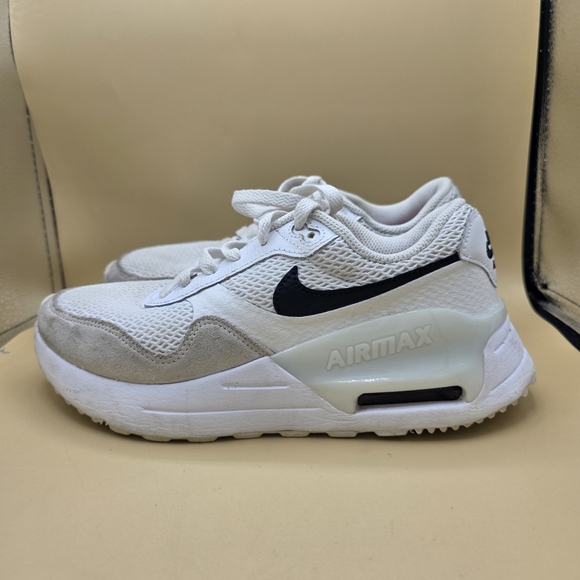 Nike Air Max SYSTM Big Kids Shoes White Photon Dust 7Y / Women's 8.5 DM9538-100 - Picture 2 of 9